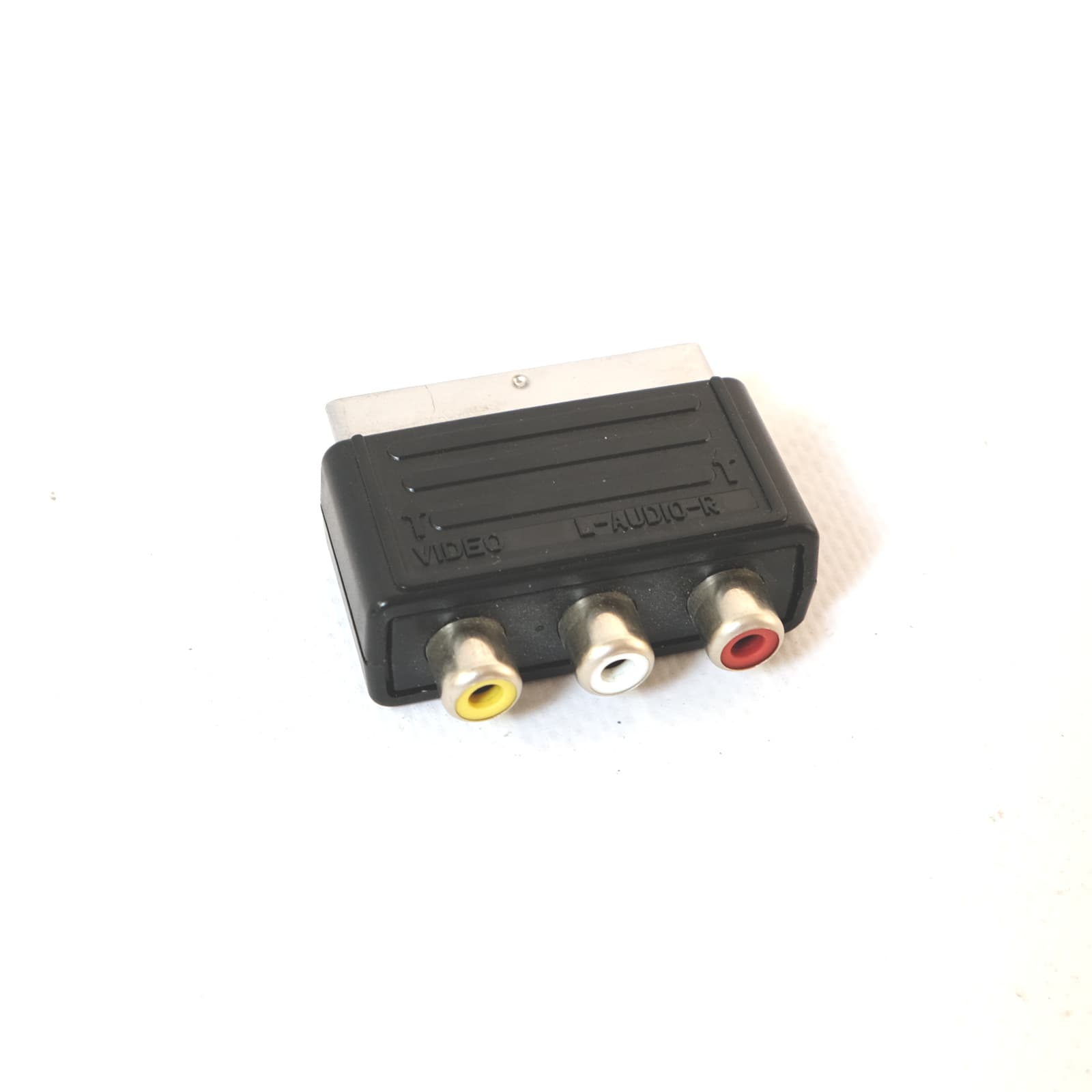 Adapterstecker (Scart auf 3x Cinch)